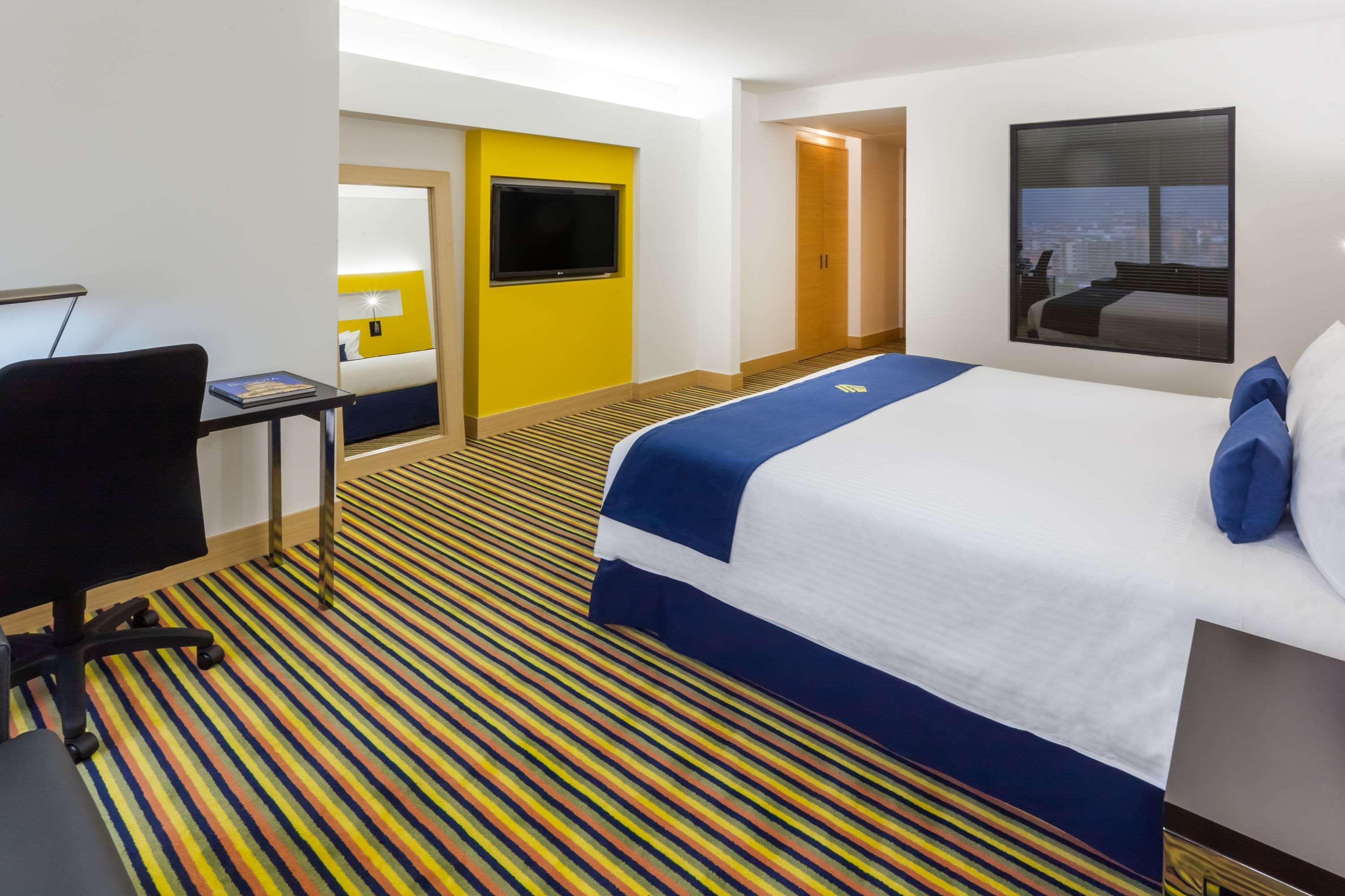 Wyndham Bogota Hotel Екстериор снимка A room at the hotel