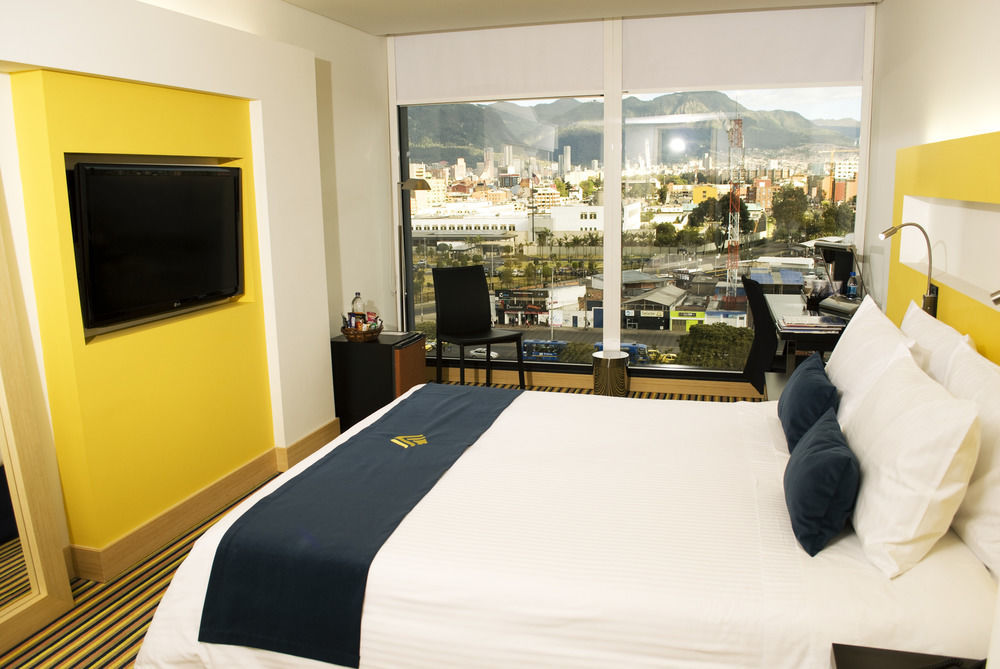 Wyndham Bogota Hotel Екстериор снимка A room at the hotel